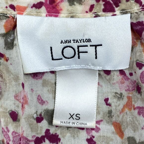 LOFT Shirt Womens Extra Small V-Neck Ruffles Floral Short Cotton Business Casual - Picture 4 of 9